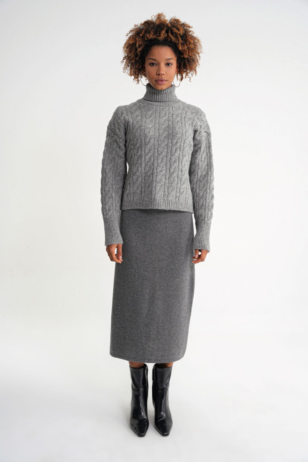 Damen Zopfmuster-Rollkragenpullover in Grau