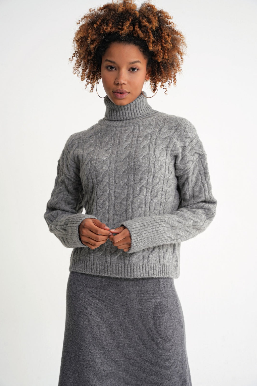 Damen Zopfmuster-Rollkragenpullover in Grau
