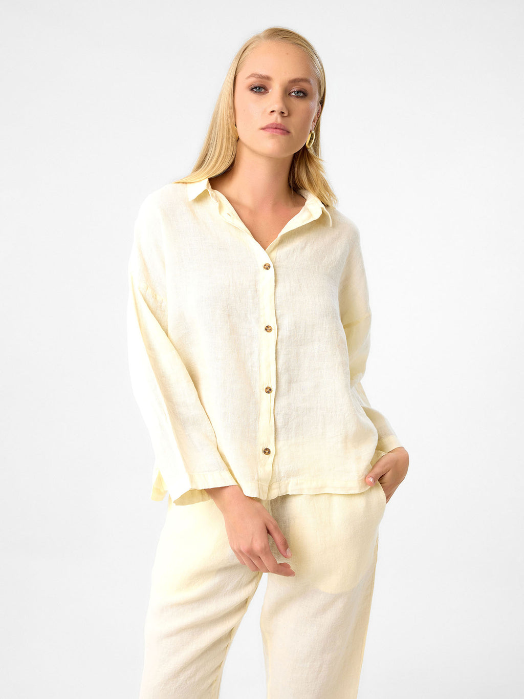 Pure Linen Bluse in Relaxed Fit – Buttercream
