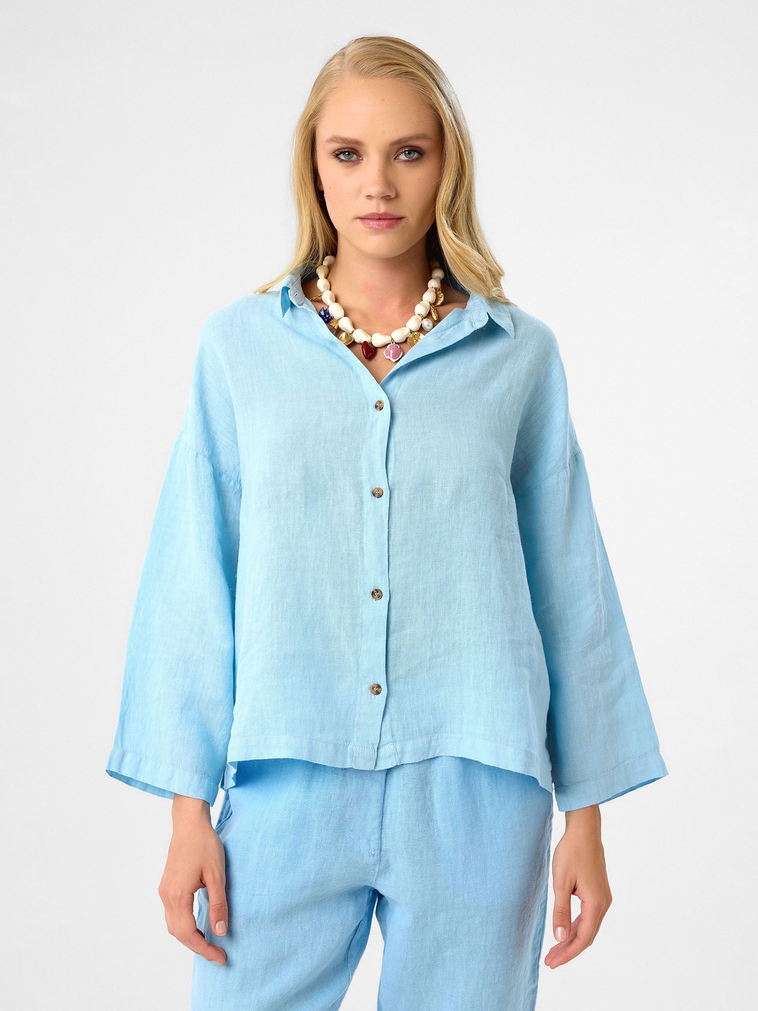 Pure Linen Bluse in Relaxed Fit – Sky Blue