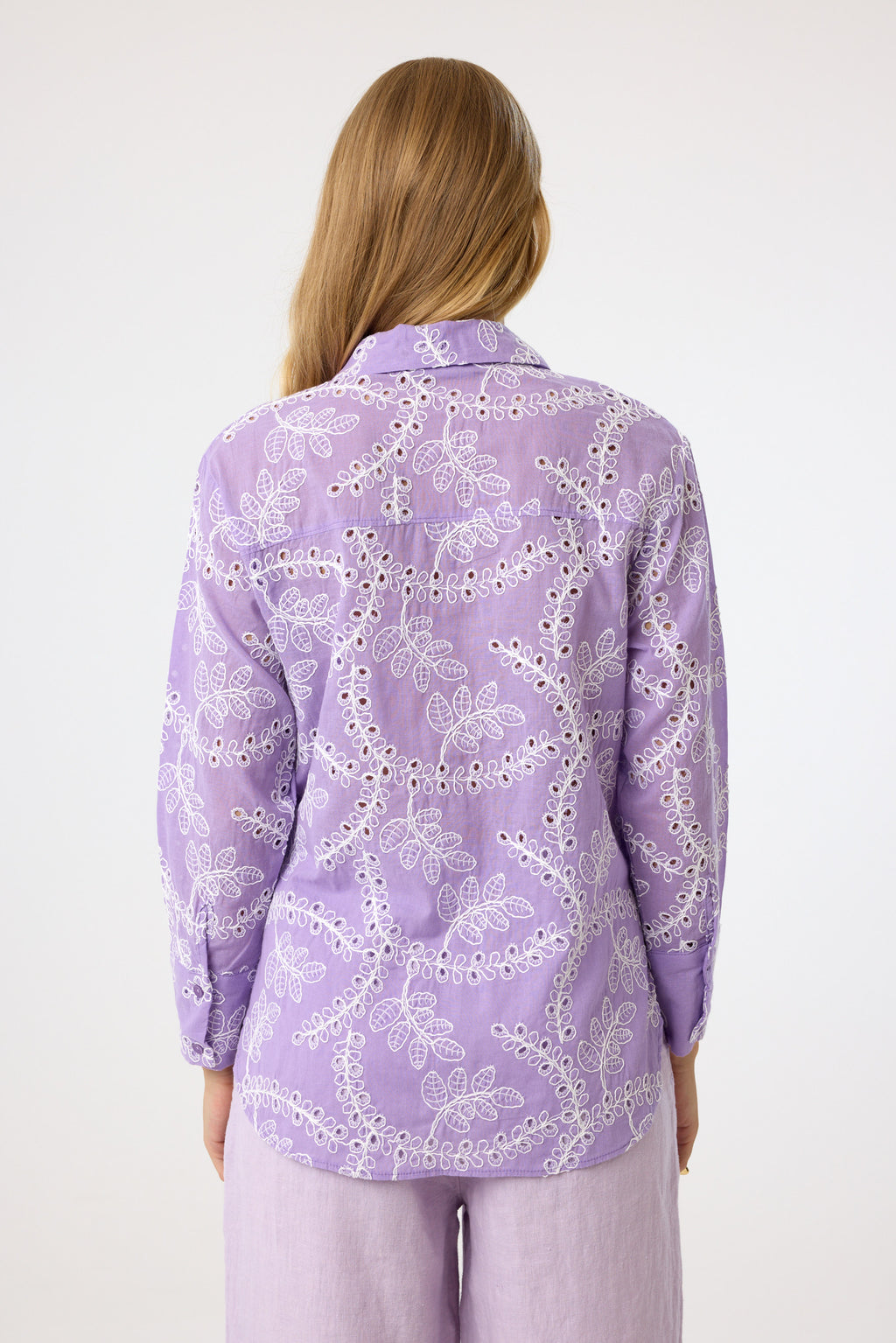 Baumwollbluse mit Stickerei aus 100 % Baumwolle – Lilac