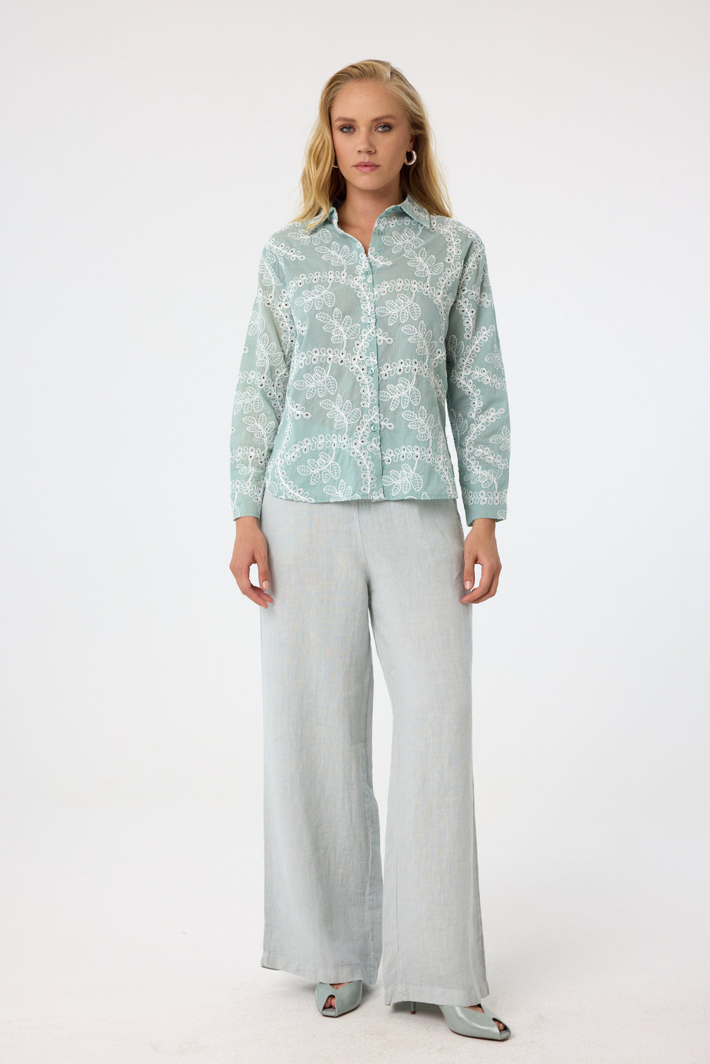 Baumwollbluse mit Stickerei aus 100 % Baumwolle – Mint