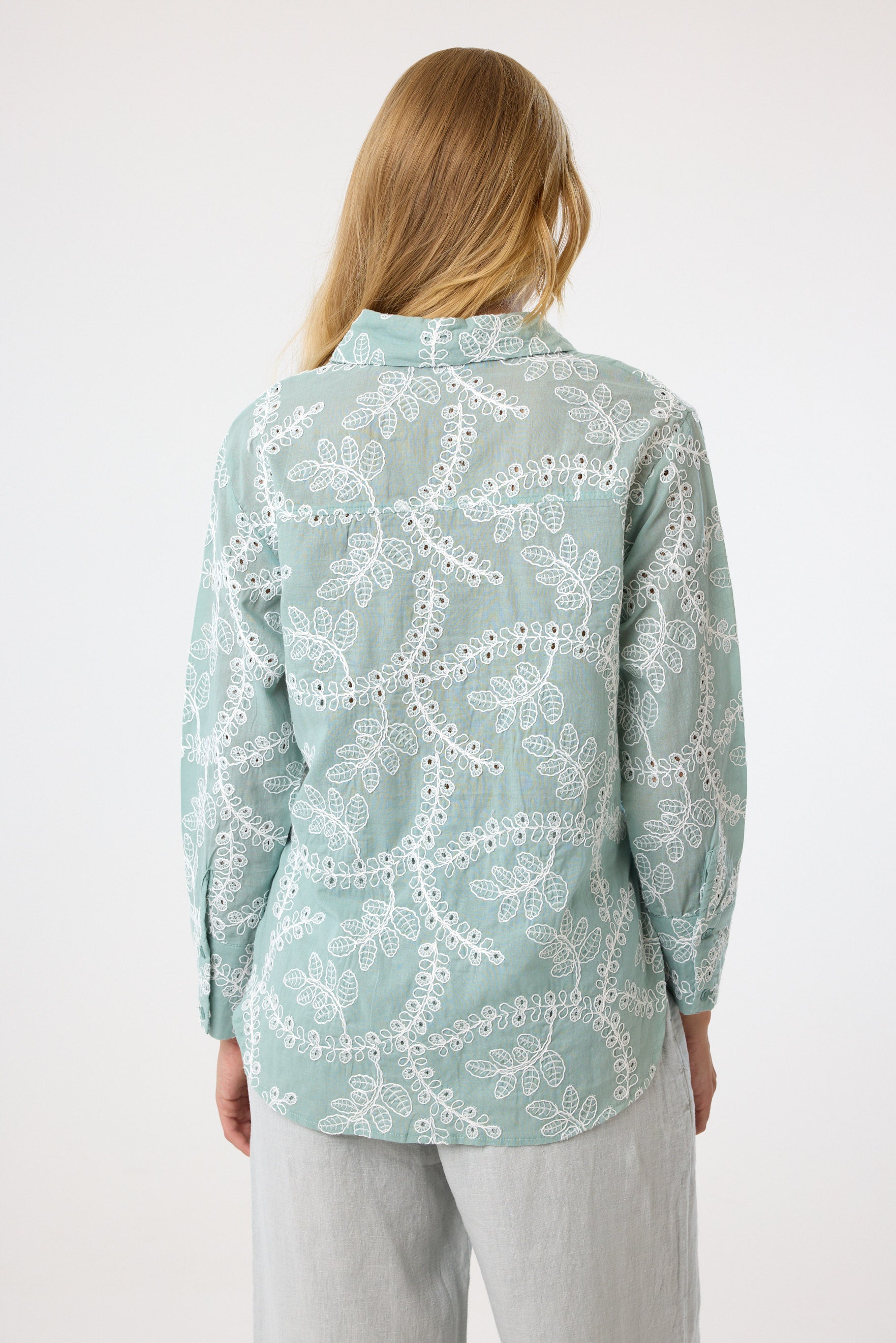 Baumwollbluse mit Stickerei aus 100 % Baumwolle – Mint