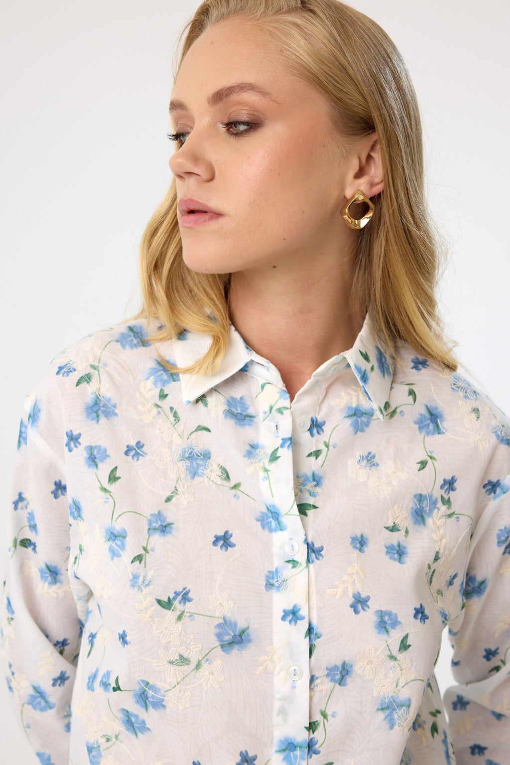 Baumwollbluse mit Floralprint aus 100 % Baumwolle – Sky Blue