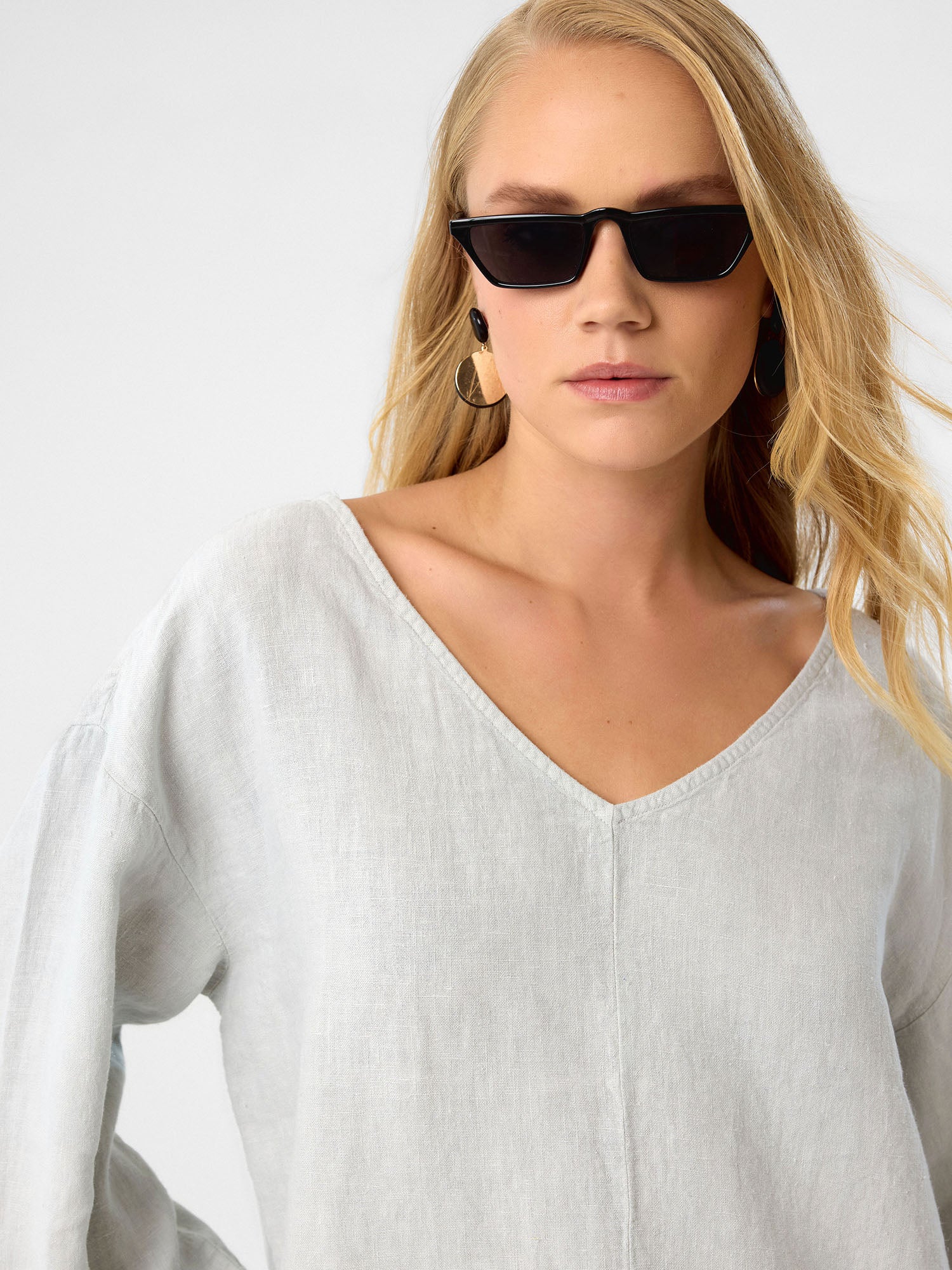 Kleid mit V-Ausschnitt in Ash Grey