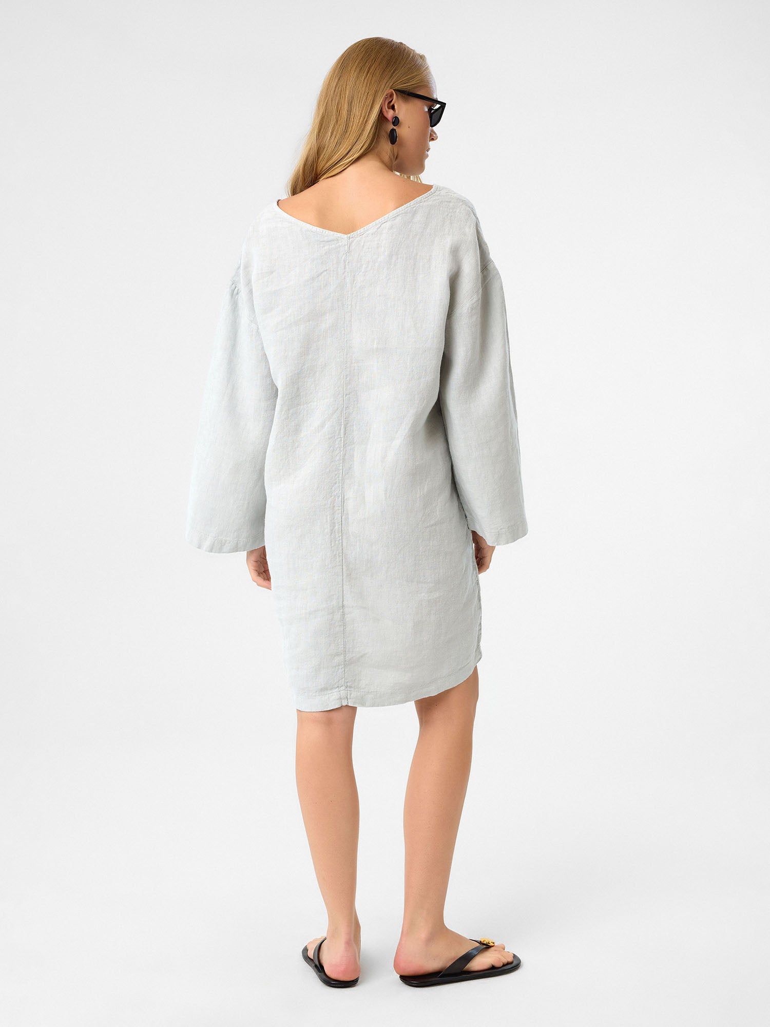 Kleid mit V-Ausschnitt in Ash Grey