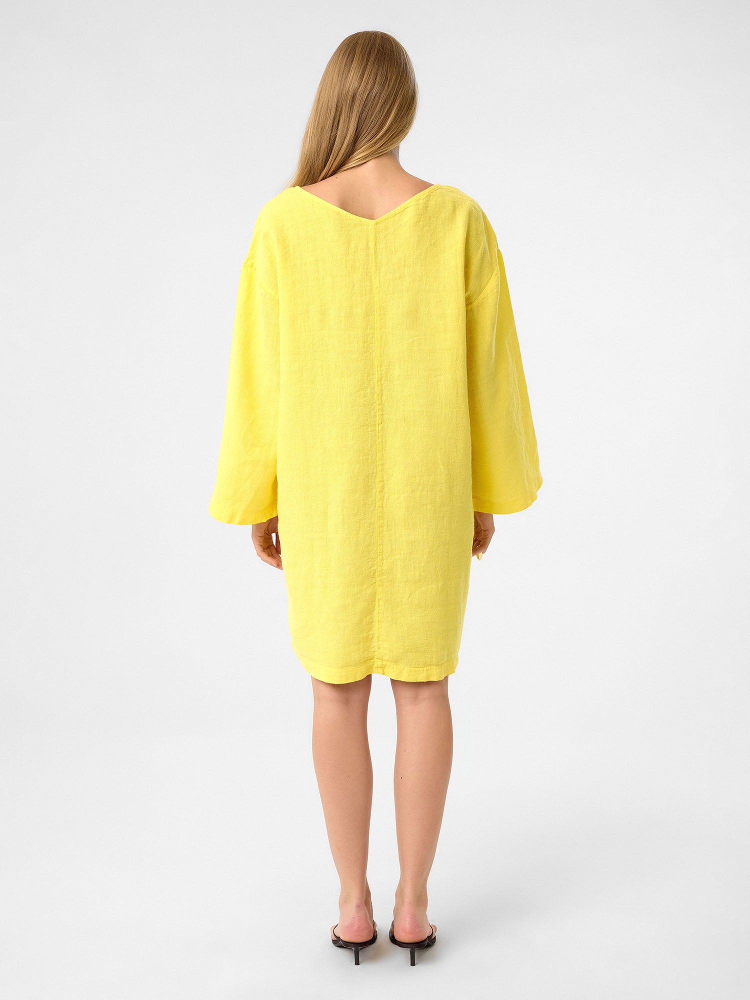 Kleid mit V-Ausschnitt in Lemon