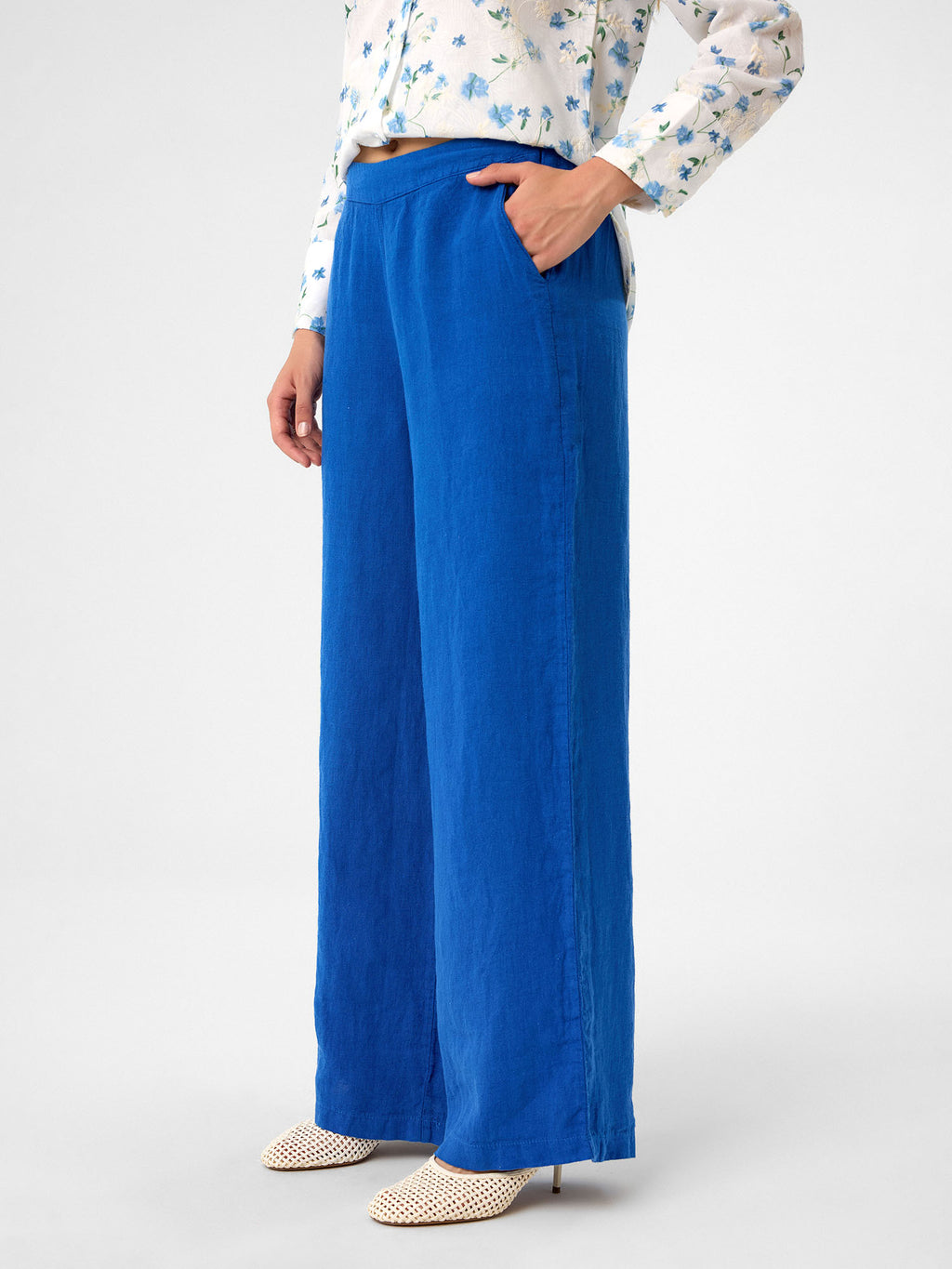 Wide-Leg Hose in Cobalt