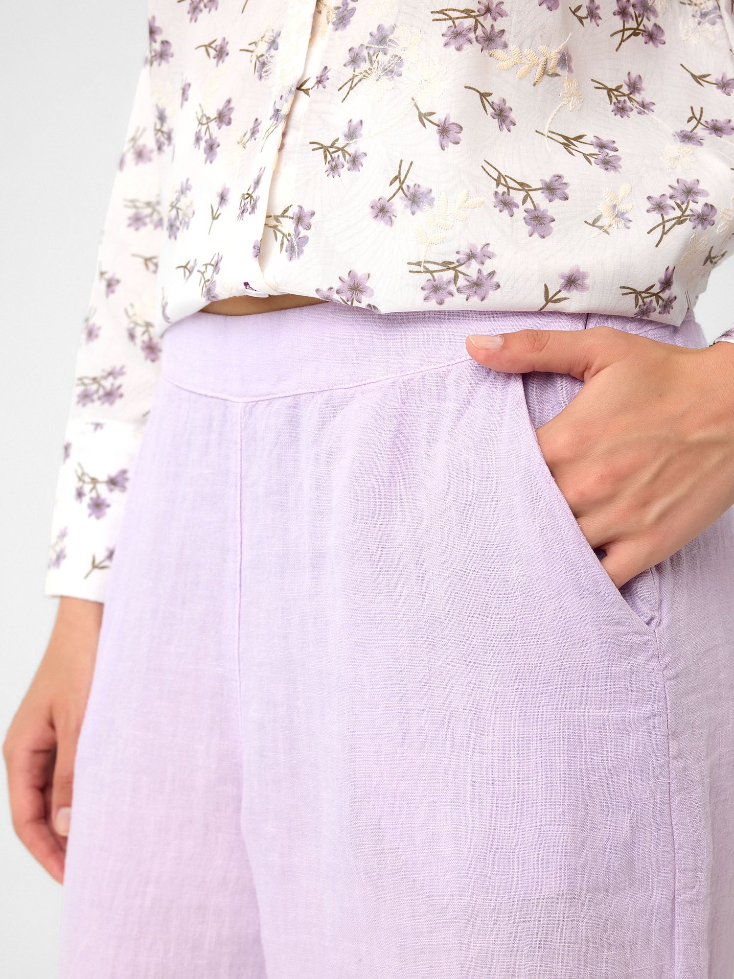 Wide-Leg Hose in Lilac