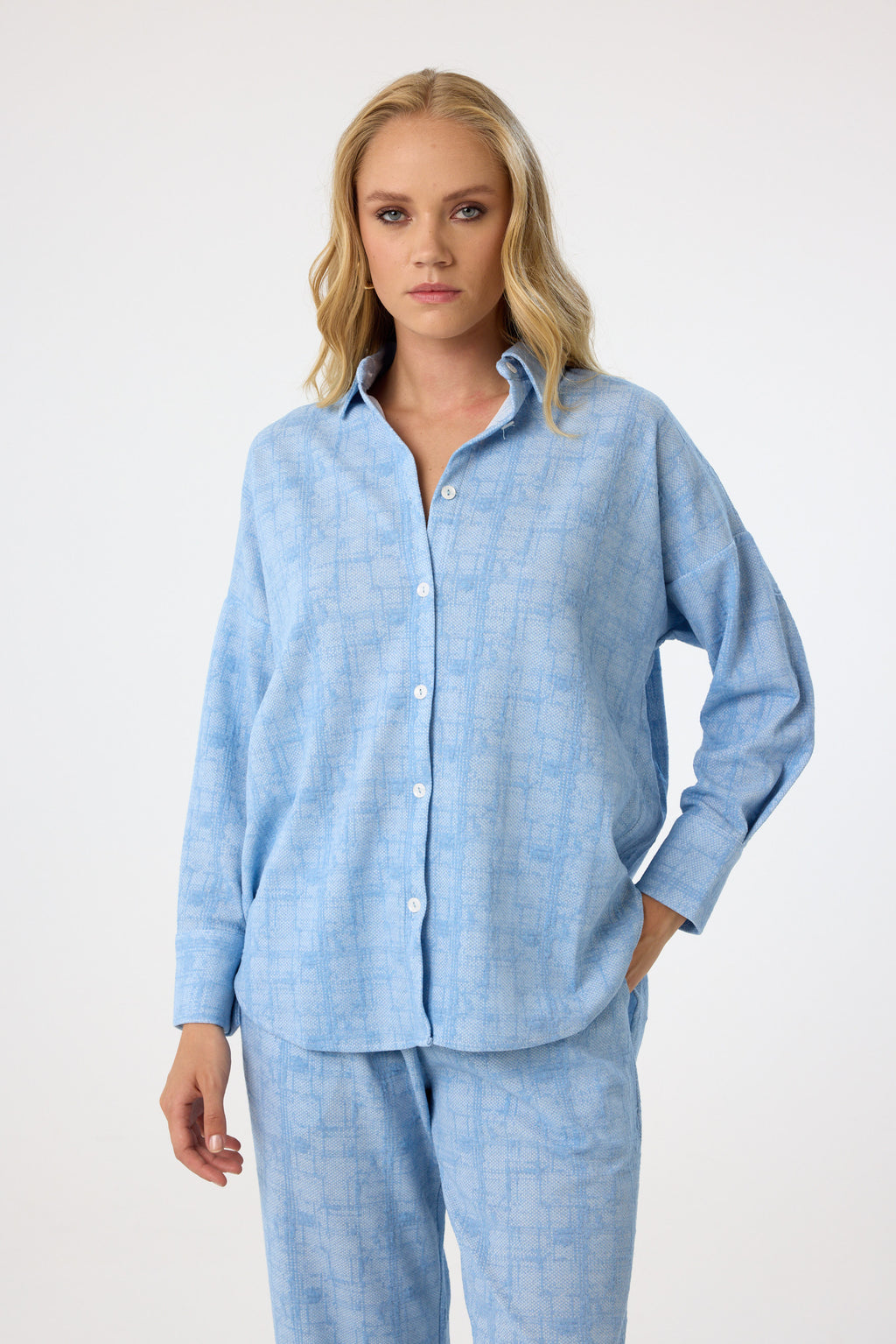 Zweiteiliges Set aus Viskose mit Karomuster in Sky Blue