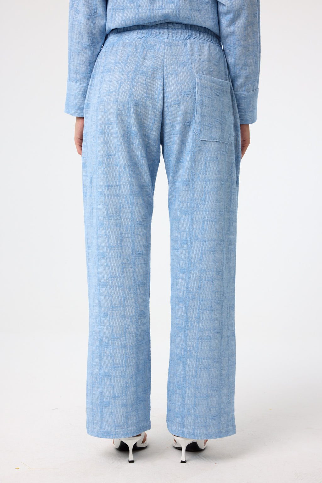 Zweiteiliges Set aus Viskose mit Karomuster in Sky Blue