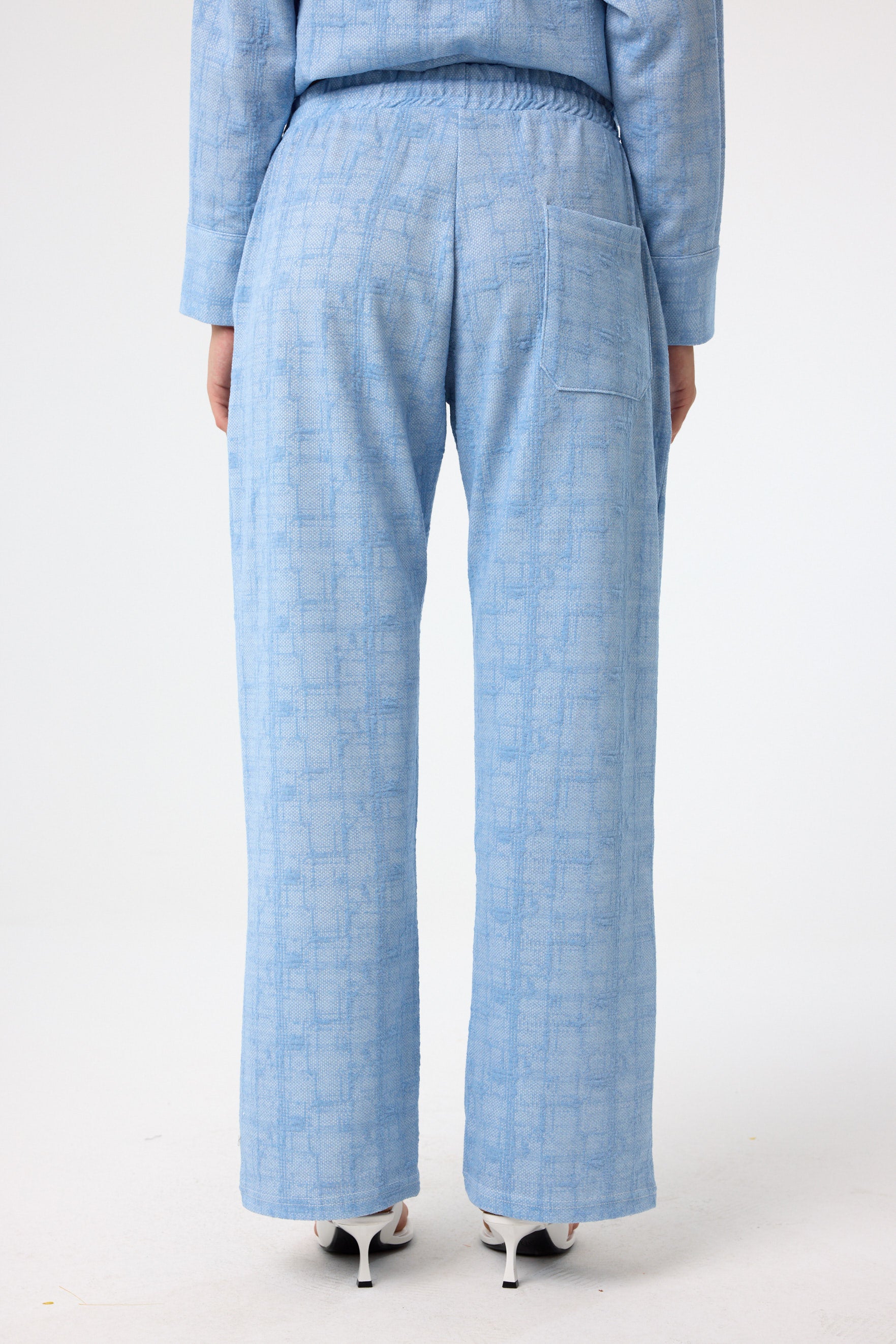 Zweiteiliges Set aus Viskose mit Karomuster in Sky Blue