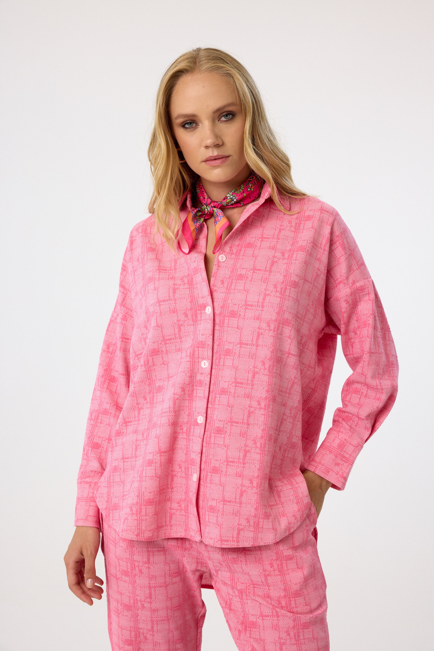 Zweiteiliges Set aus Viskose mit Karomuster in Pink