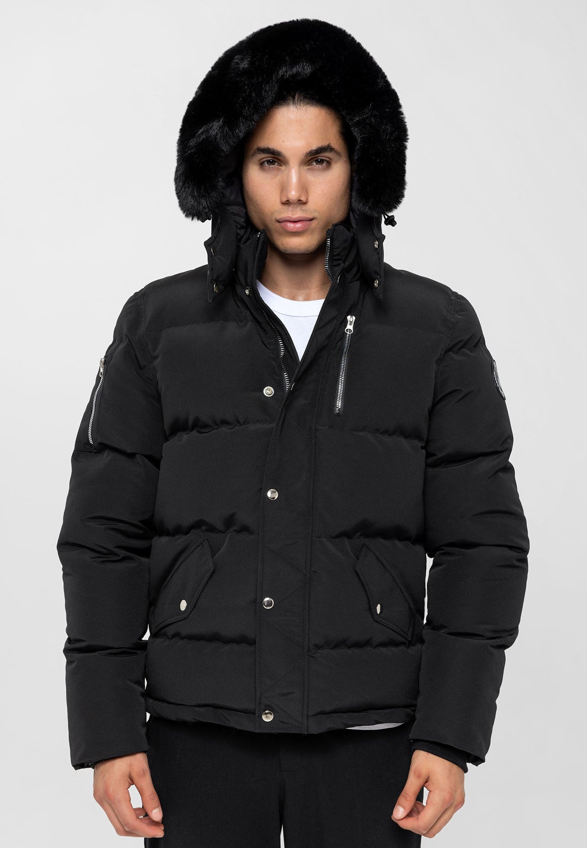Winterjacke mit schwarzem Fell in Schwarz