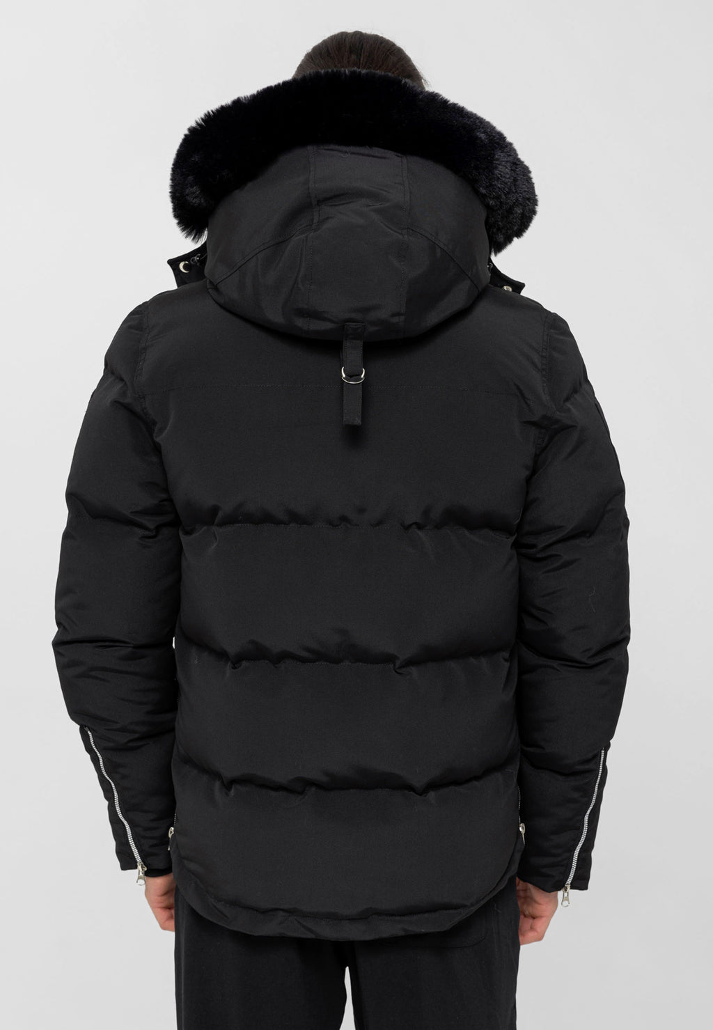 Winterjacke mit schwarzem Fell in Schwarz
