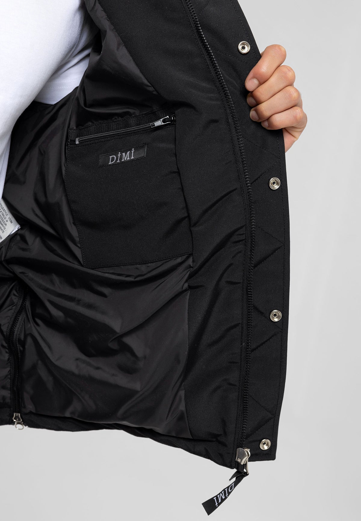 Winterjacke mit schwarzem Fell in Schwarz