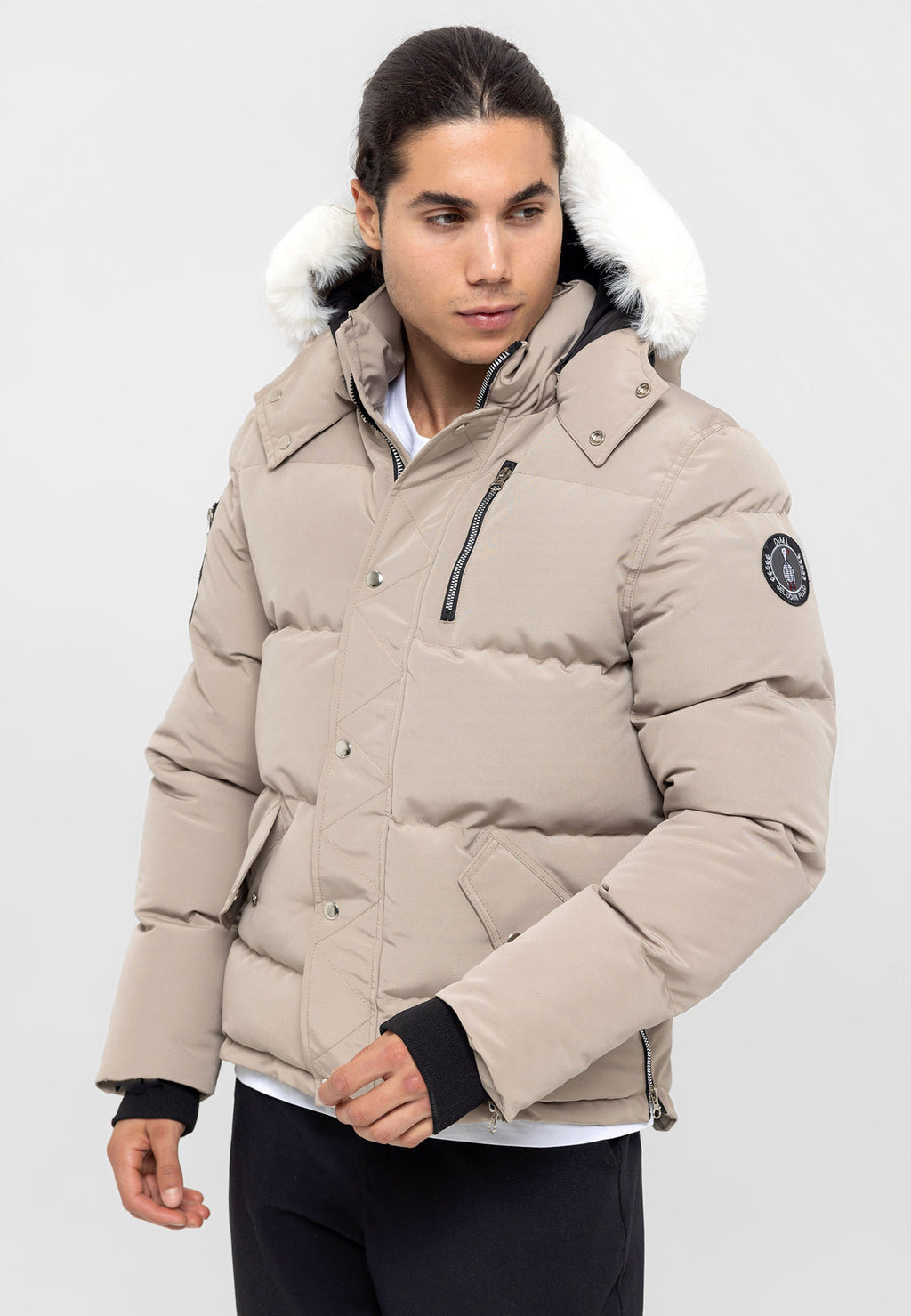 Winterjacke mit weißem Fell in Beige