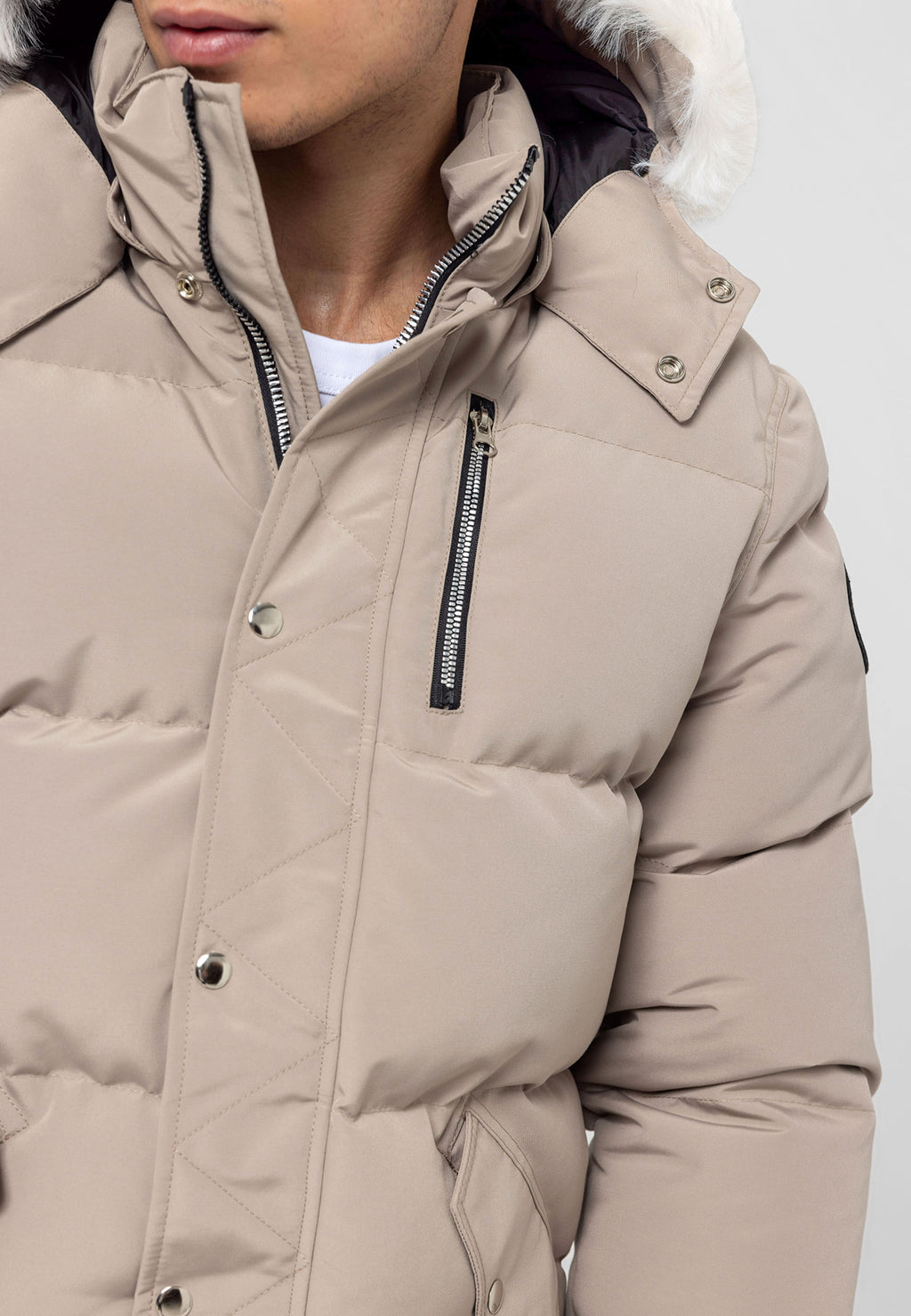 Winterjacke mit weißem Fell in Beige