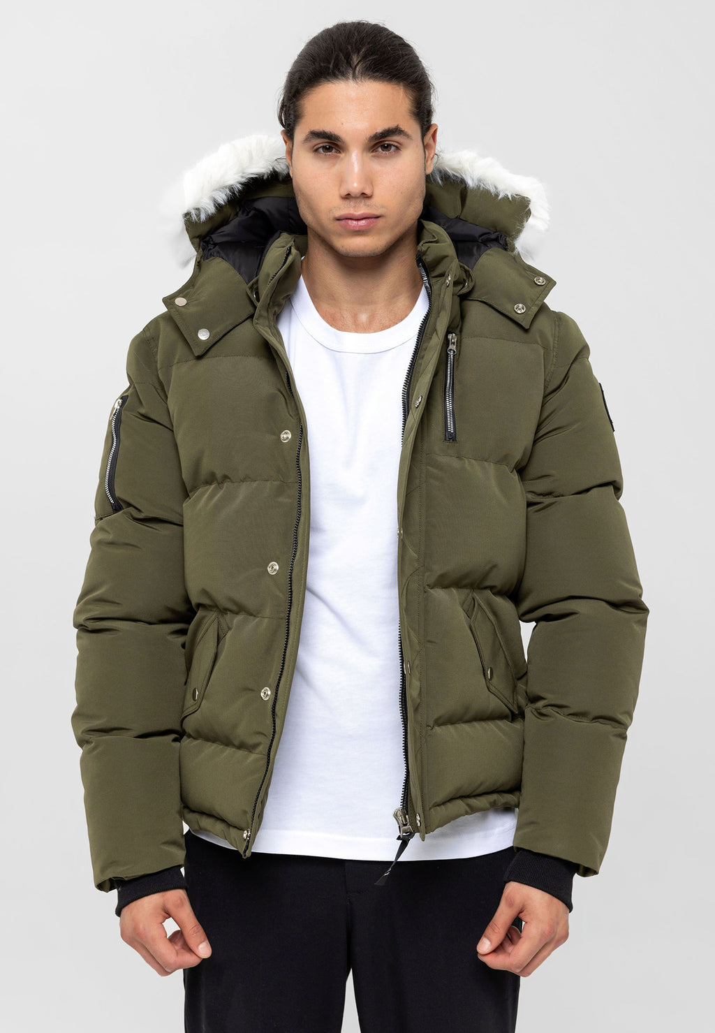 Winterjacke mit weißem Fell in Khaki