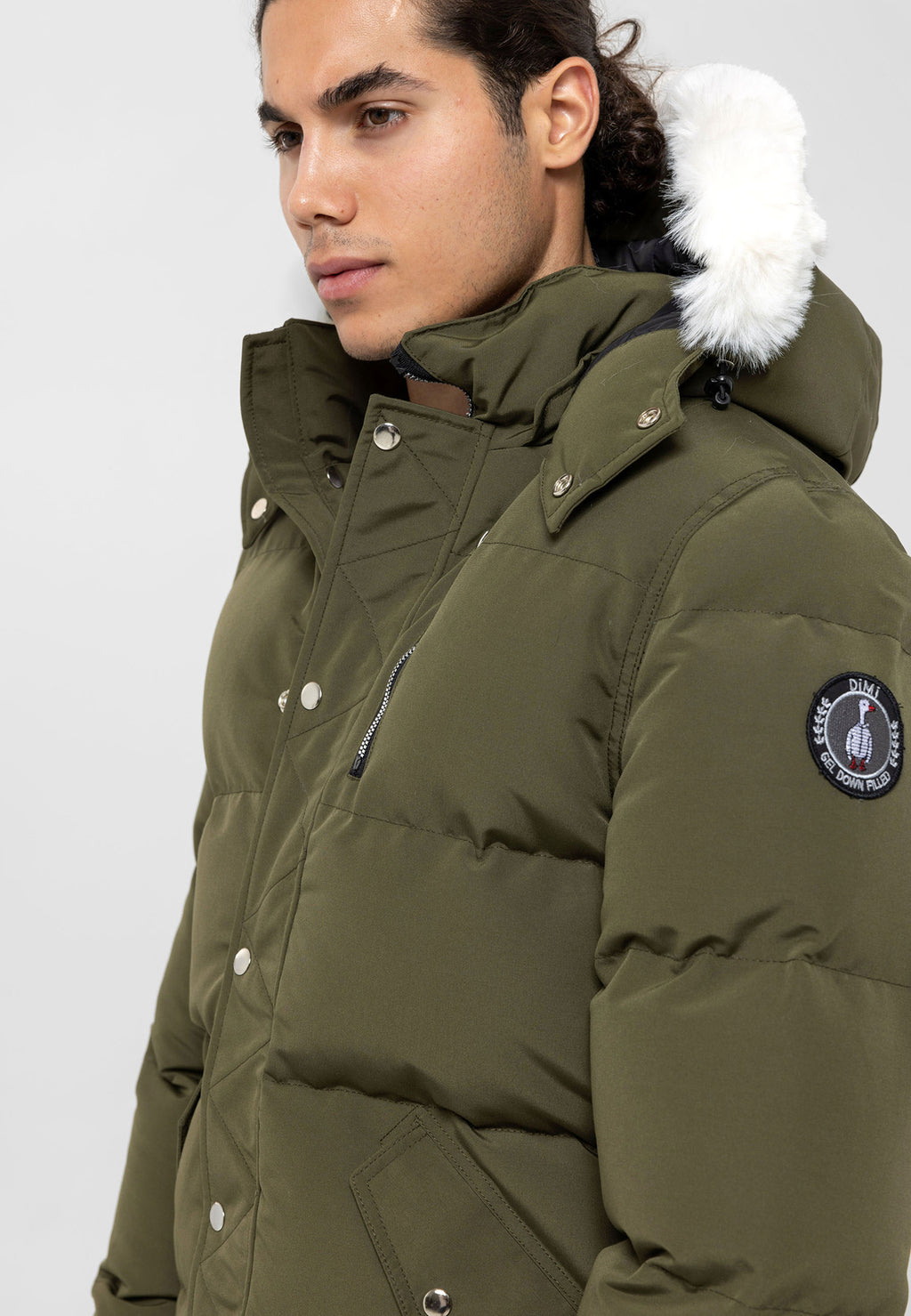 Winterjacke mit weißem Fell in Khaki