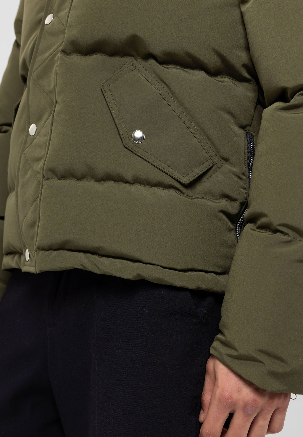 Winterjacke mit weißem Fell in Khaki