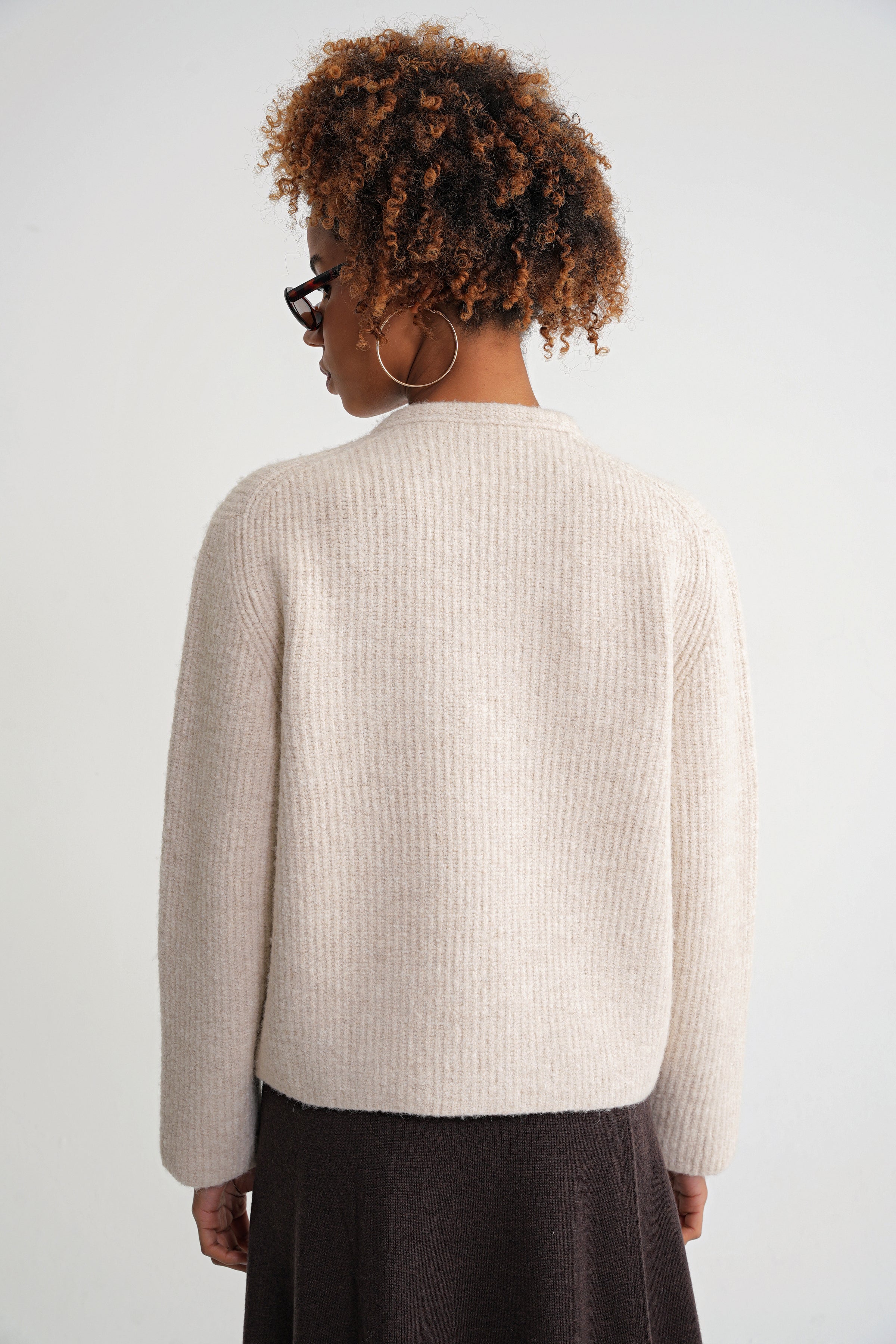 Damen Strickjacke mit Goldknöpfen in Cremebeige