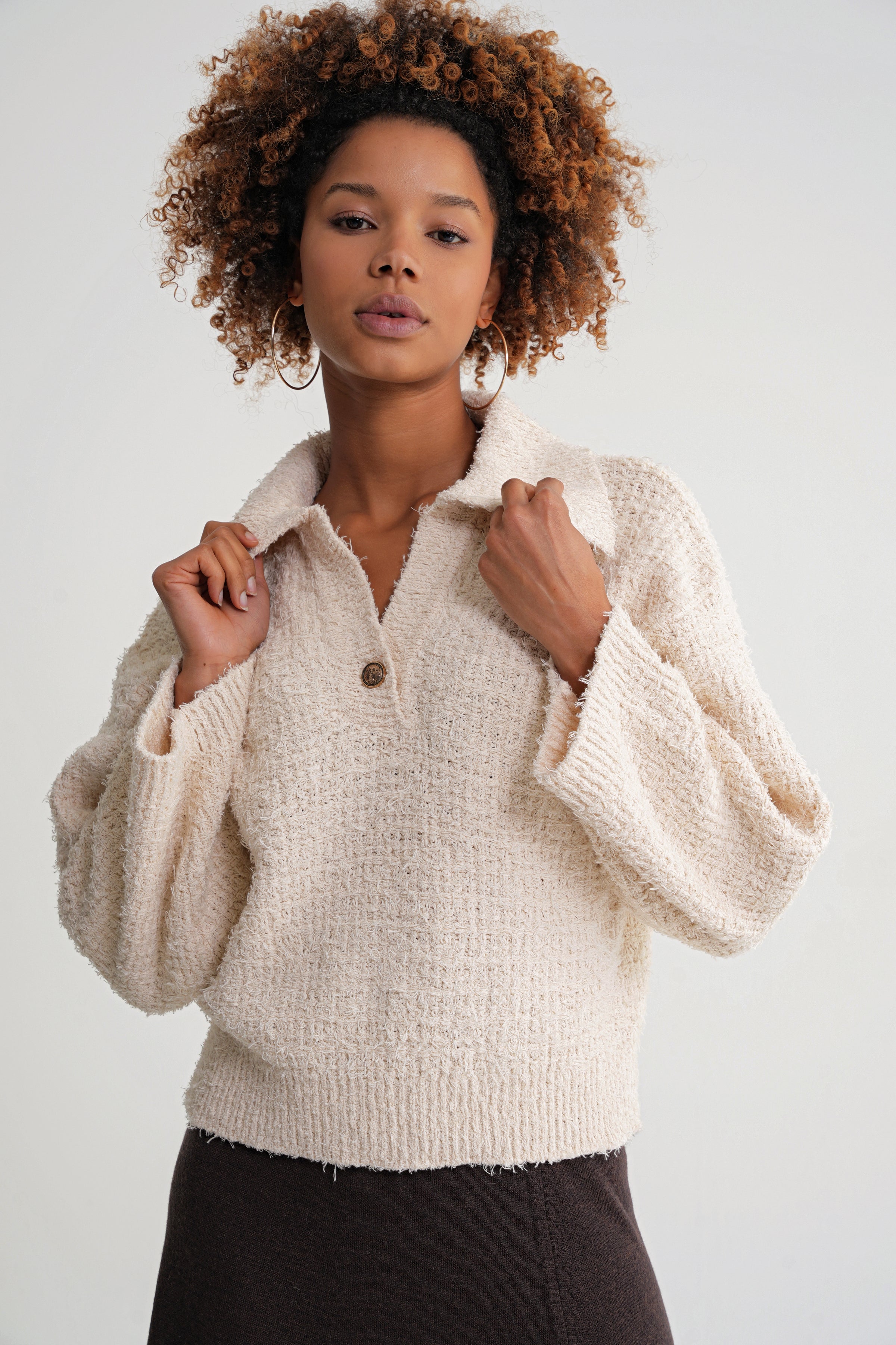 Damen Strickpullover mit Kragen und Knopfleiste – Cremeweiß