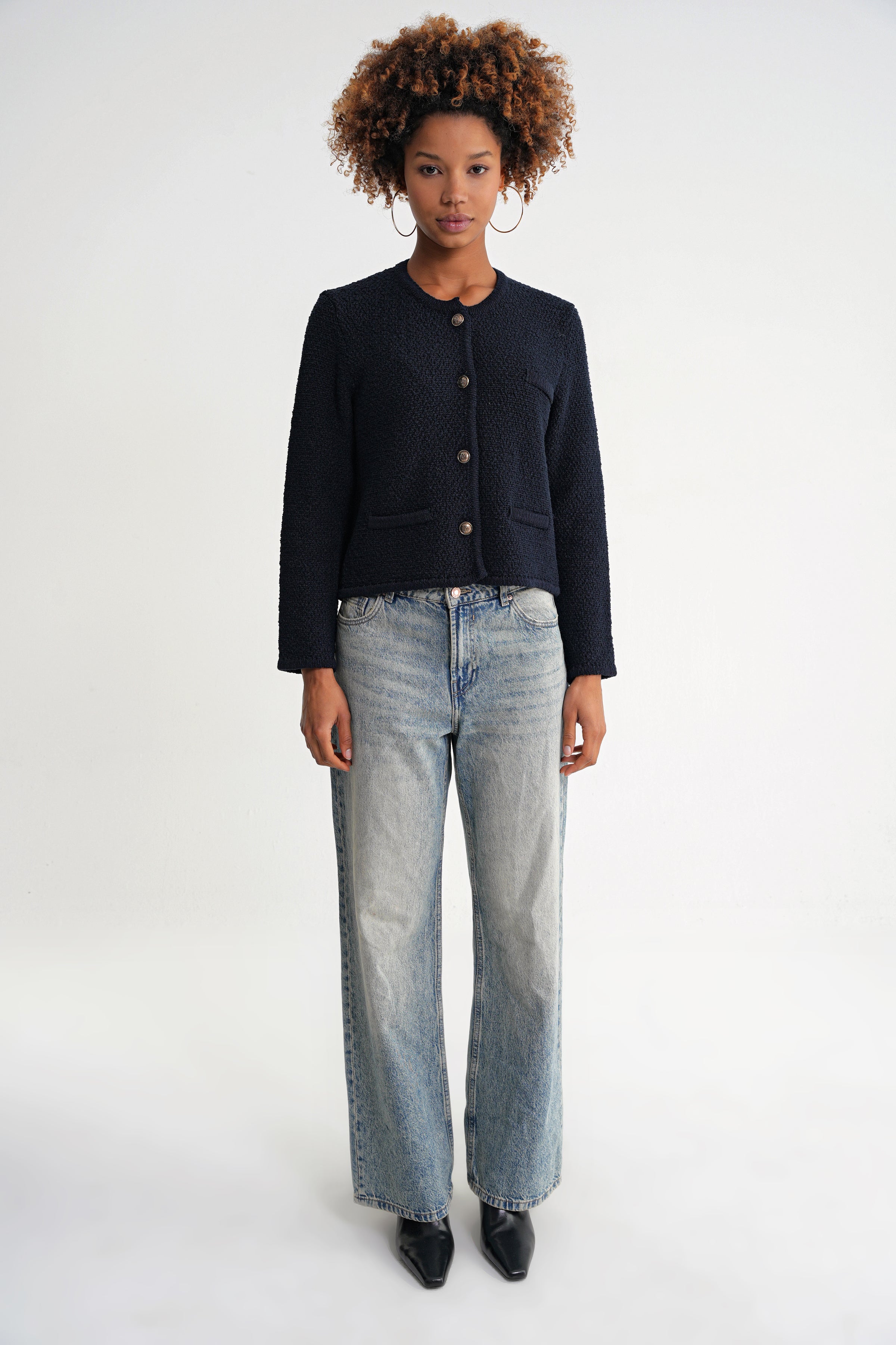 Damen Strickjacke mit goldenen Knöpfen und Strukturmuster – Marineblau