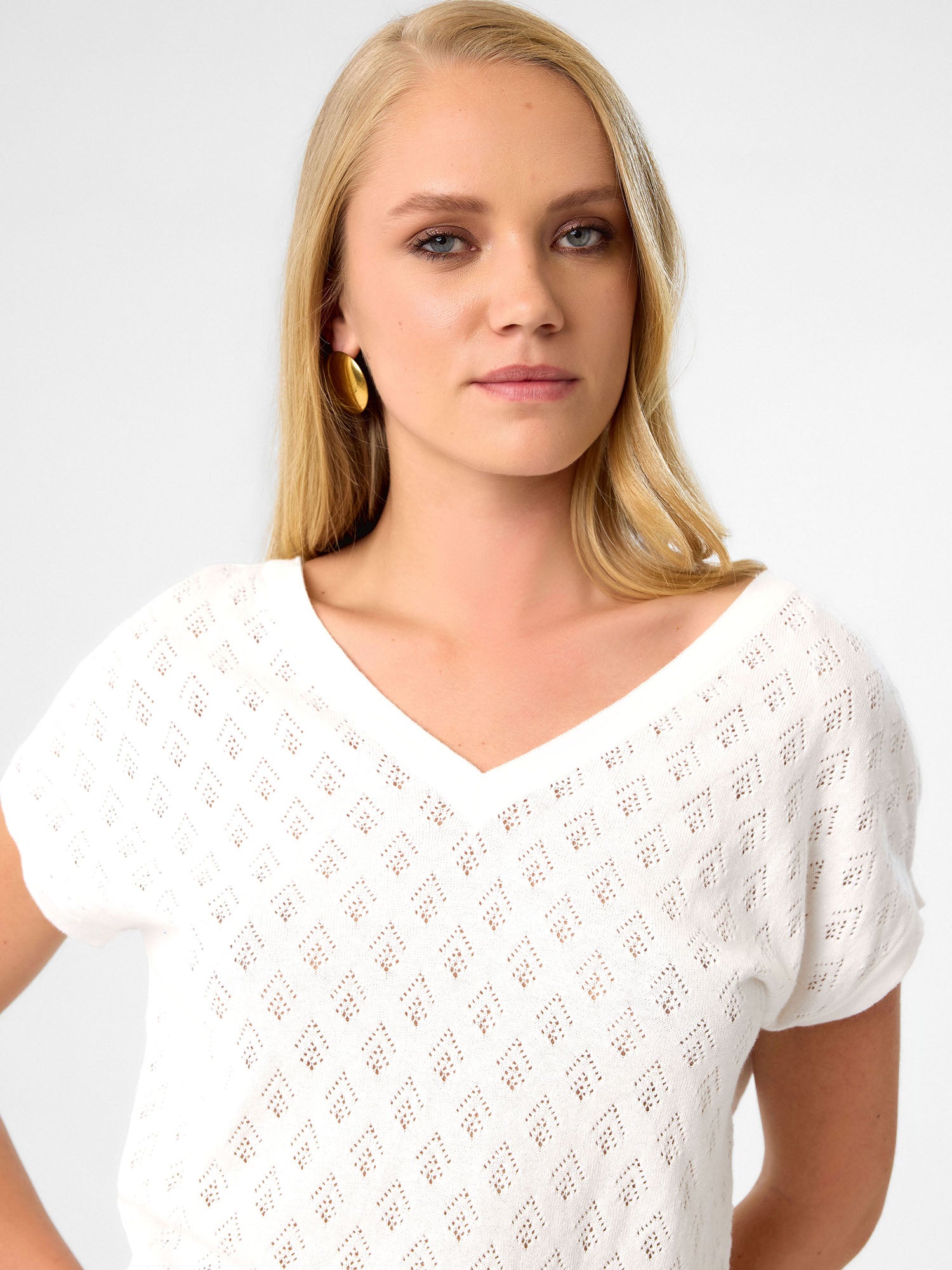 Diamond Knit V-Neck aus 100 % Baumwolle – Soft Pearl