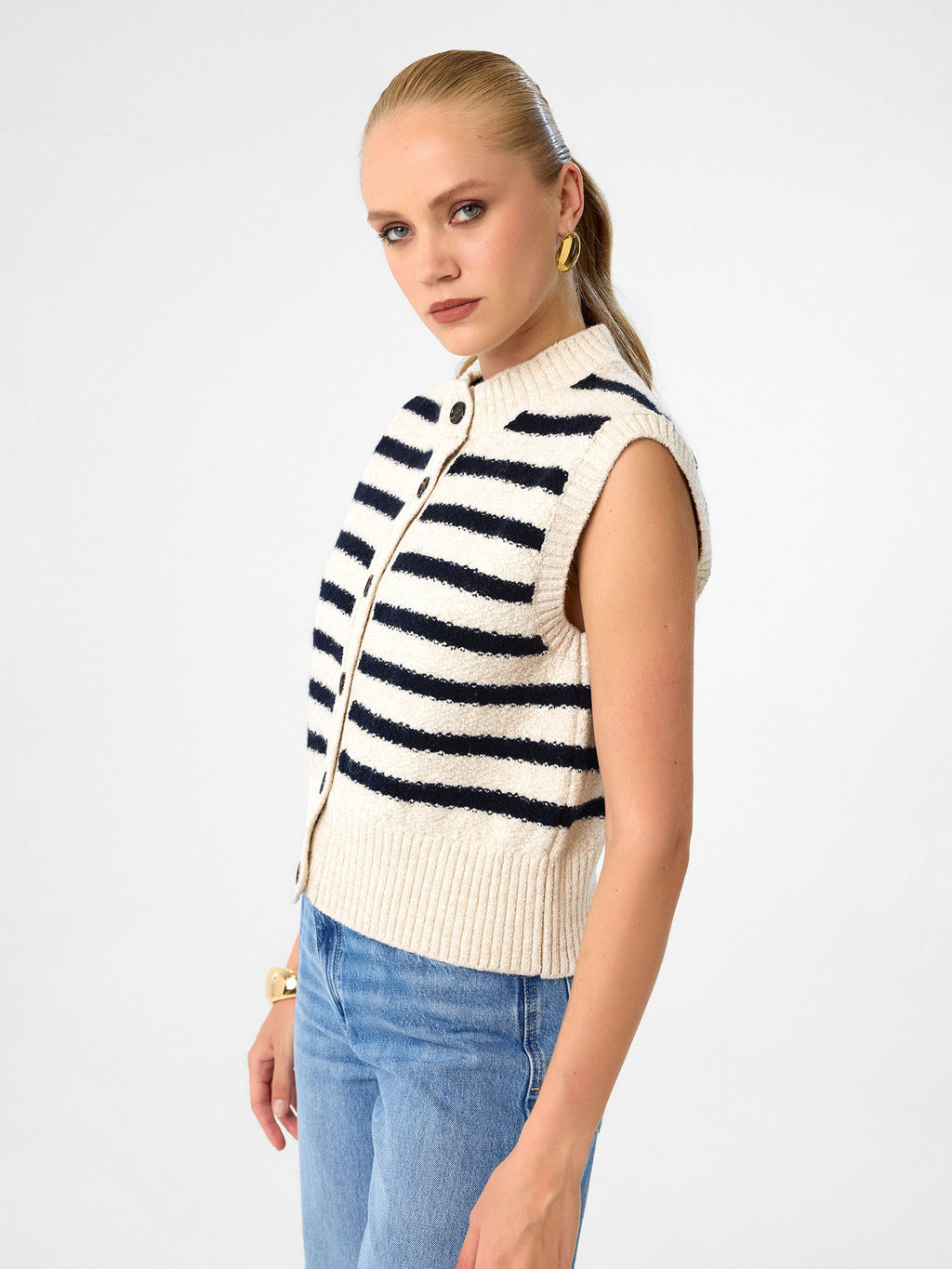 Gestreifte Strickweste aus reiner Baumwolle - Soft Pearl / Deep Navy