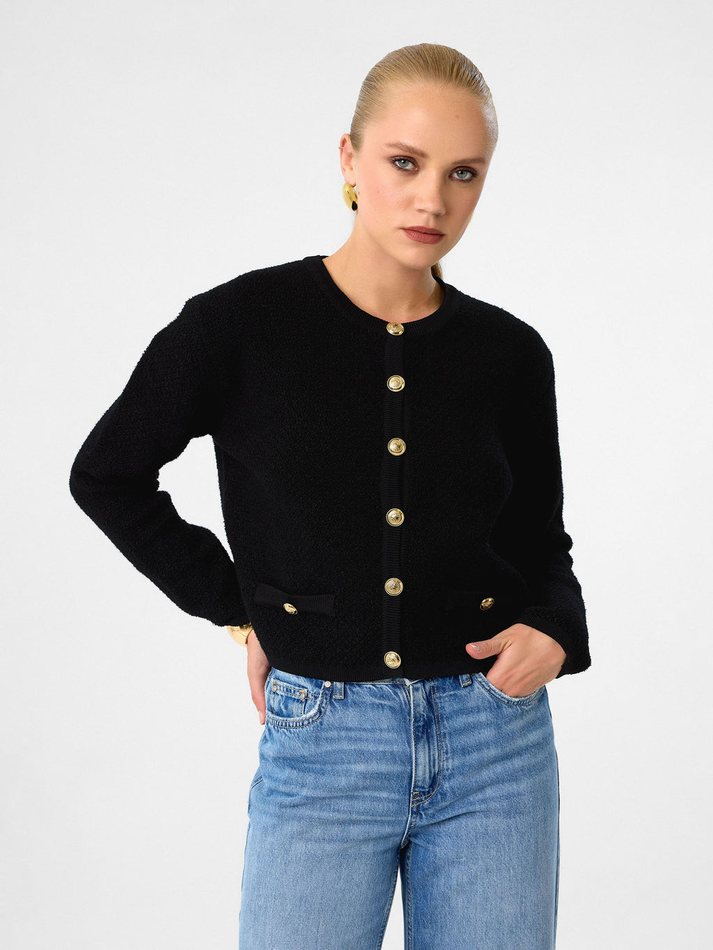 Strickjacke aus 100 % Baumwolle – Jet Black mit Gold Details