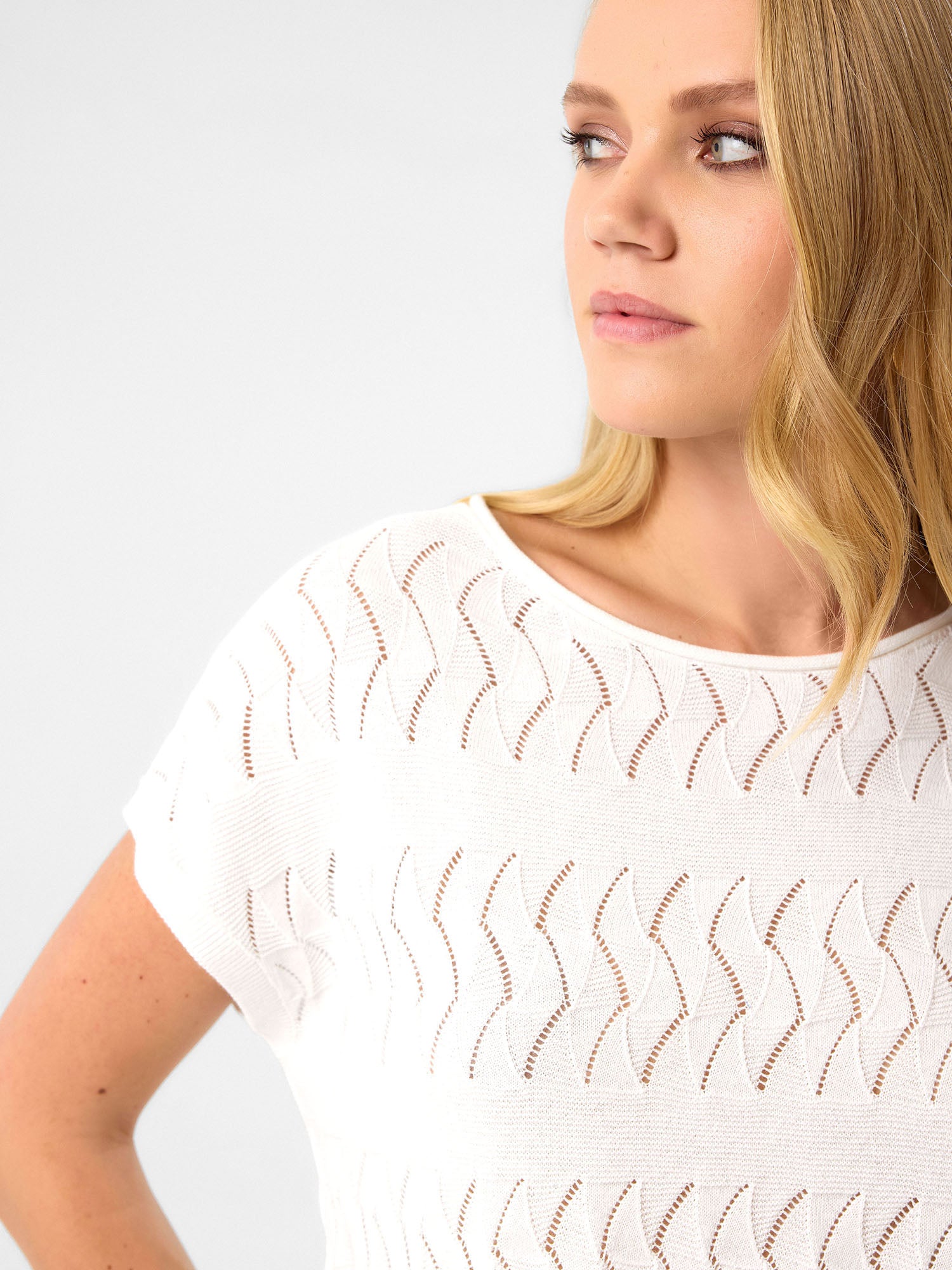 Wave Knit Tee aus 100 % Baumwolle – Soft Pearl